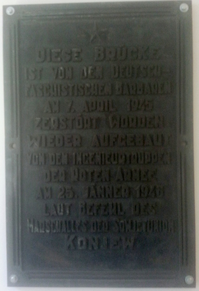 Gedenktafeln der Roten Armee zum Wiederaufbau der Floridsdorfer Brücke, 1200.jpg