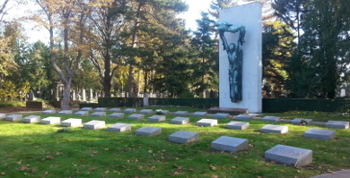 Denkmal Opfer seitens der Exekutive 1934, 1110 Zentralfriedhof, Gruppe 71F, Gesamtsicht.jpg
