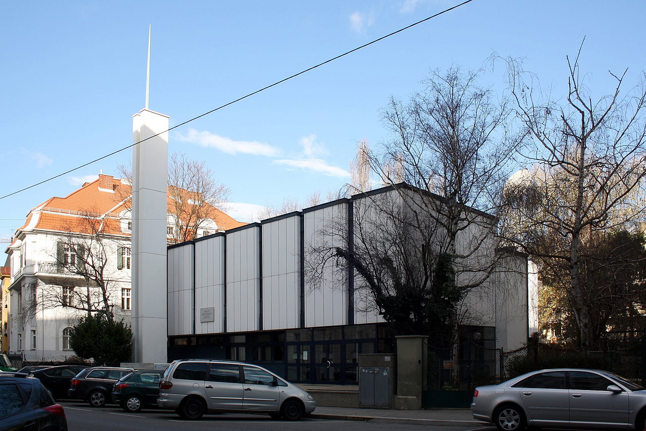 1280px-Mormonen Gemeindehaus Wien.JPG