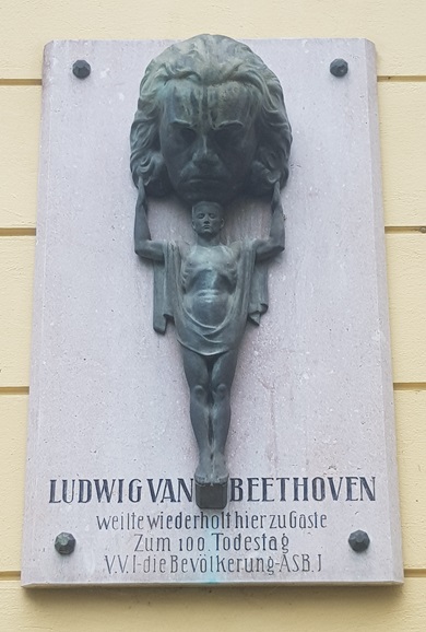 Beethoven-Gedenktafel-Jeneweingasse.jpg