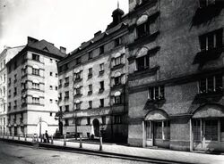 Volkswohnhaus Rögergasse - Fassade.jpg