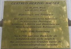 Gedenktafel Gertrud Herzog-Hauser, 1060 Rahlgasse 4.jpg