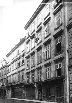 Himmelpfortgasse17-19.jpg