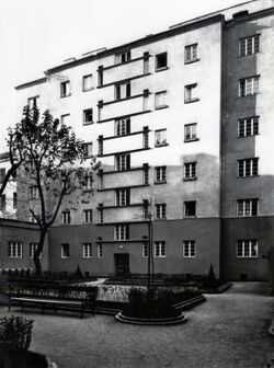 Volkswohnhaus Müllnergasse - hofseitige Fassade.jpg