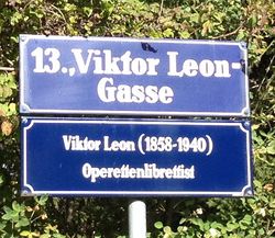 Erläuterungstafel Viktor Leon, 1130.JPG