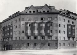 Wohnhausanlage Triester Straße 75-77 - Fassade.jpg
