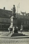 Wachsamkeitsbrunnen Alser Straße.jpg