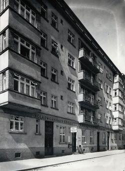 Volkswohnhaus Wohlmutstraße.jpg