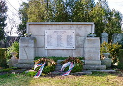 Denkmal tschechoslowakischer Widerstands-Opfer.jpg