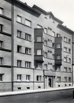 Volkswohnhaus Petzvalgasse.jpg