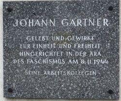 Gedenktafel für Widerstandskämpfer Johann Gärtner, Straßenbahn-Betriebsbahnhof Rudolfsheim, 1150 Schwendergasse 53.JPG