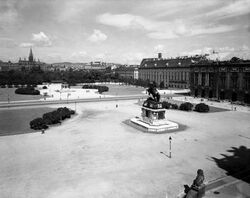 Heldenplatz c.jpg