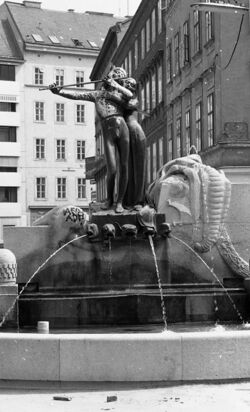 Mozartbrunnen Matz.jpg