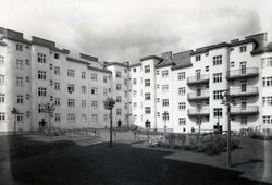 Wohnhausanlage Arltgasse - Innenhof 2.jpg