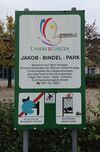Parkbenennungstafel 1220 Jakob-Bindel-Park.JPG