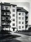 Wohnhausanlage Budinskygasse - Innenhoffassade des Traktes Hutweidengasse.jpg
