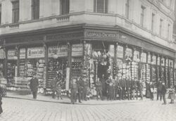 Warenhaus Dichter Portal 1900.jpg