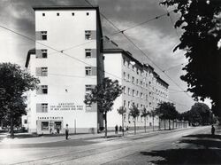 Elderschhof Eckfassade.jpg