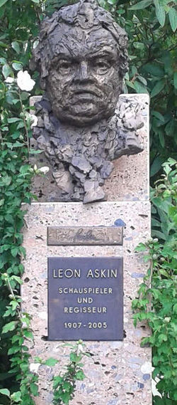 Denkmal Leon Askin, 1180 Türkenschanzpark.jpg