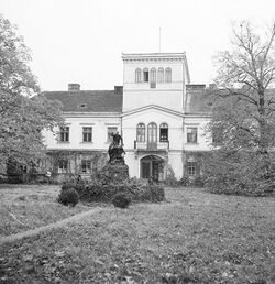 Süßenbrunner Schloss.jpg